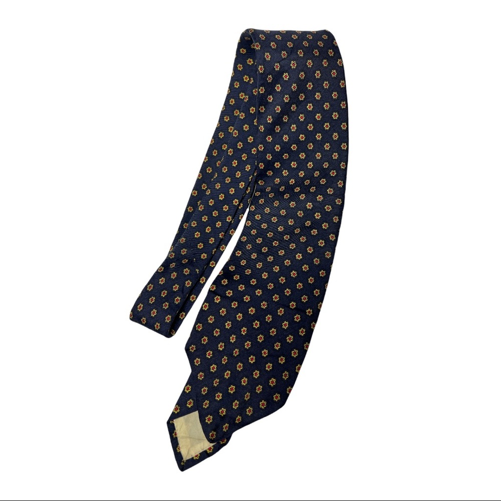 Brooks Brothers all silk vintage tie. Small worn area on upper part shown.